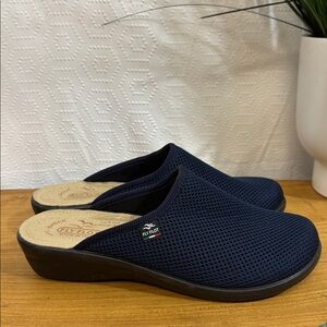NWOT  FLYFLOT ITALIAN WOMEN’S CLOTH CLOG 40